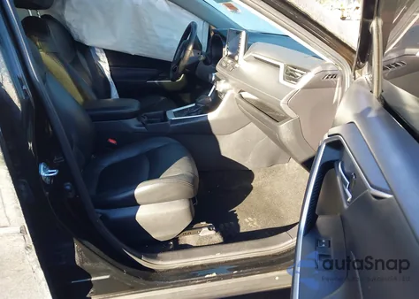 2020 Toyota Rav4 Xle z USA, uszkodzony, nr VIN 2T3W1RFV2LW065687